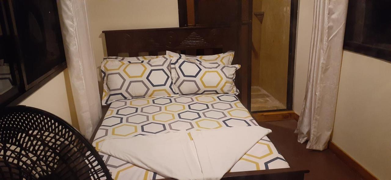 Mikadi Beach Camp & Backpackers Hostel *