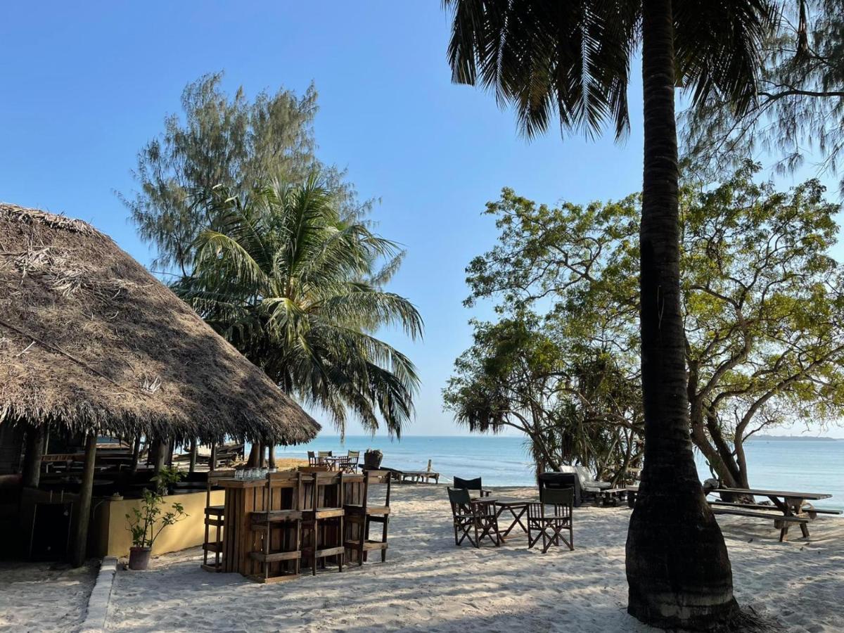 Mikadi Beach Camp & Backpackers Hostel