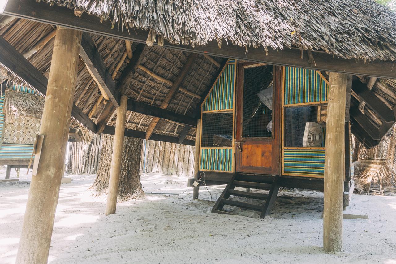Mikadi Beach Camp & Backpackers Hostel